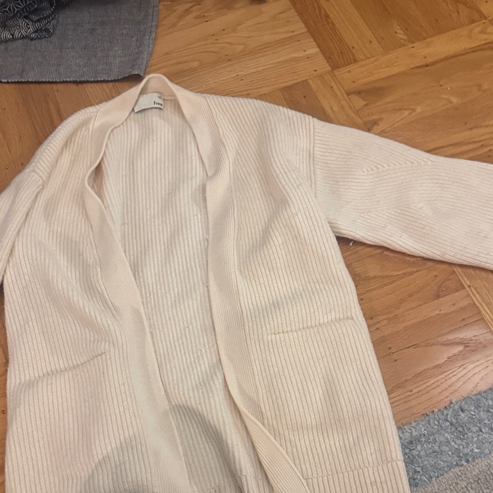 Wilfred Free 100% Merino Wool Sweater – Cream